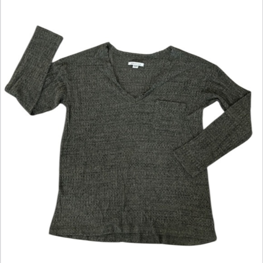 American Eagle size XS green thermal vneck shirt